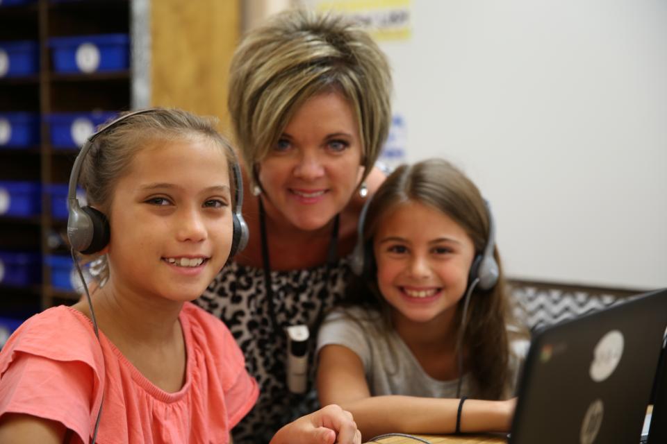 2nd grade Northpoint teacher Ms. Bogart with students